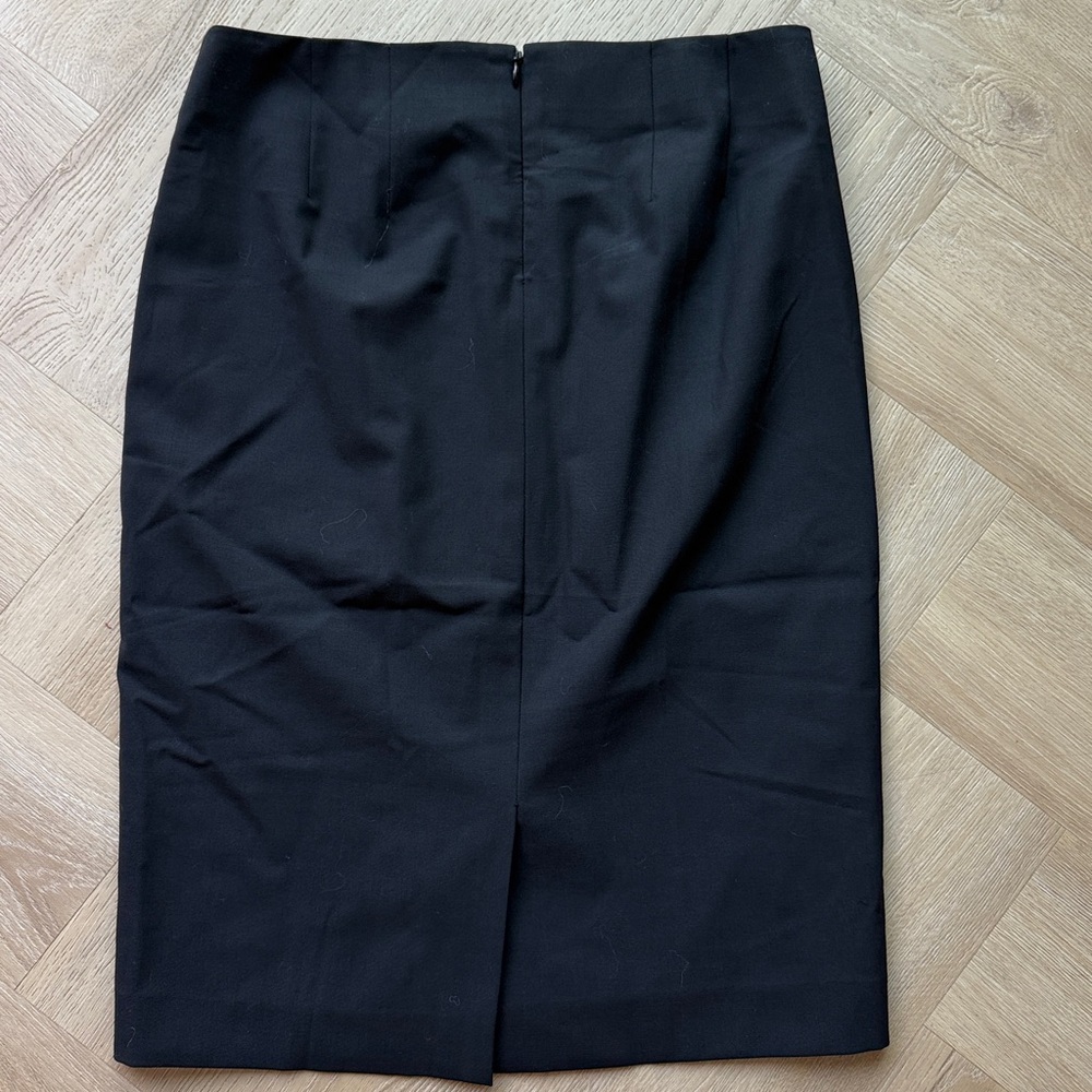 Theory
Wool Stretch Pencil Skirt